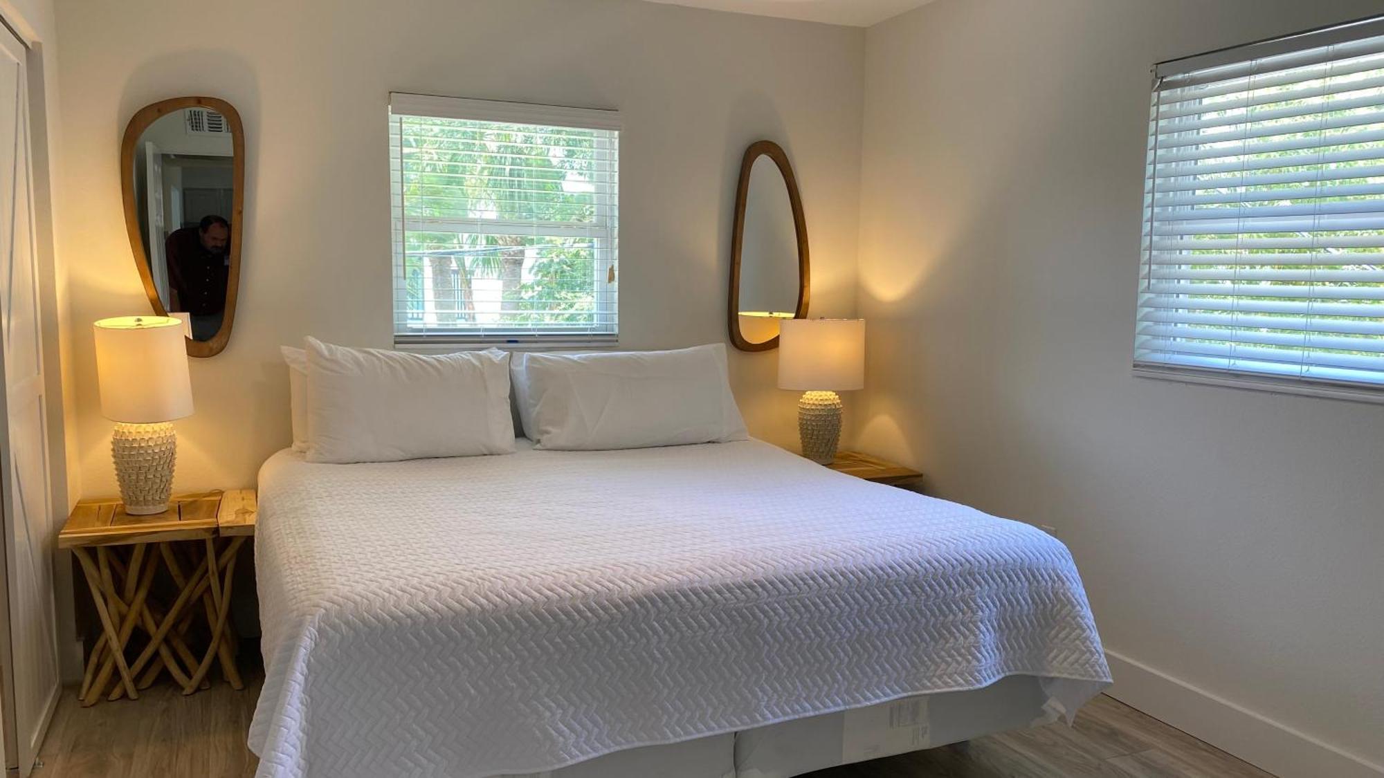 Tropical Breeze Resort Bee Ridge Екстериор снимка