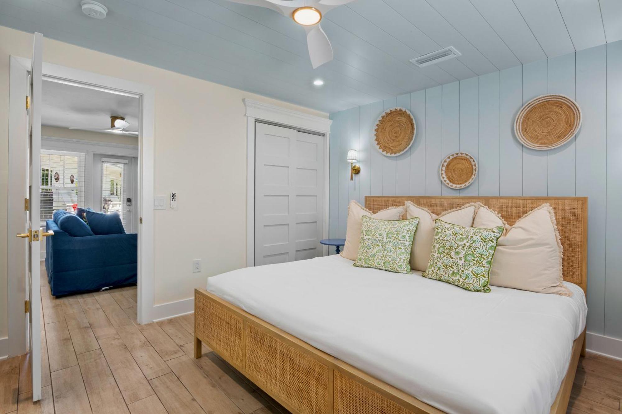 Tropical Breeze Resort Bee Ridge Екстериор снимка