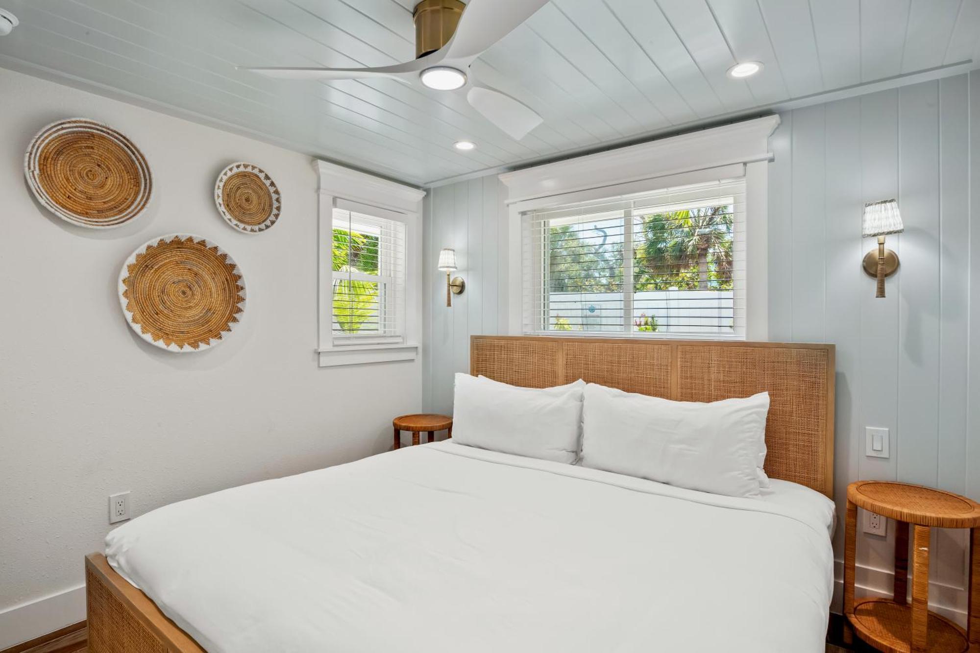 Tropical Breeze Resort Bee Ridge Екстериор снимка