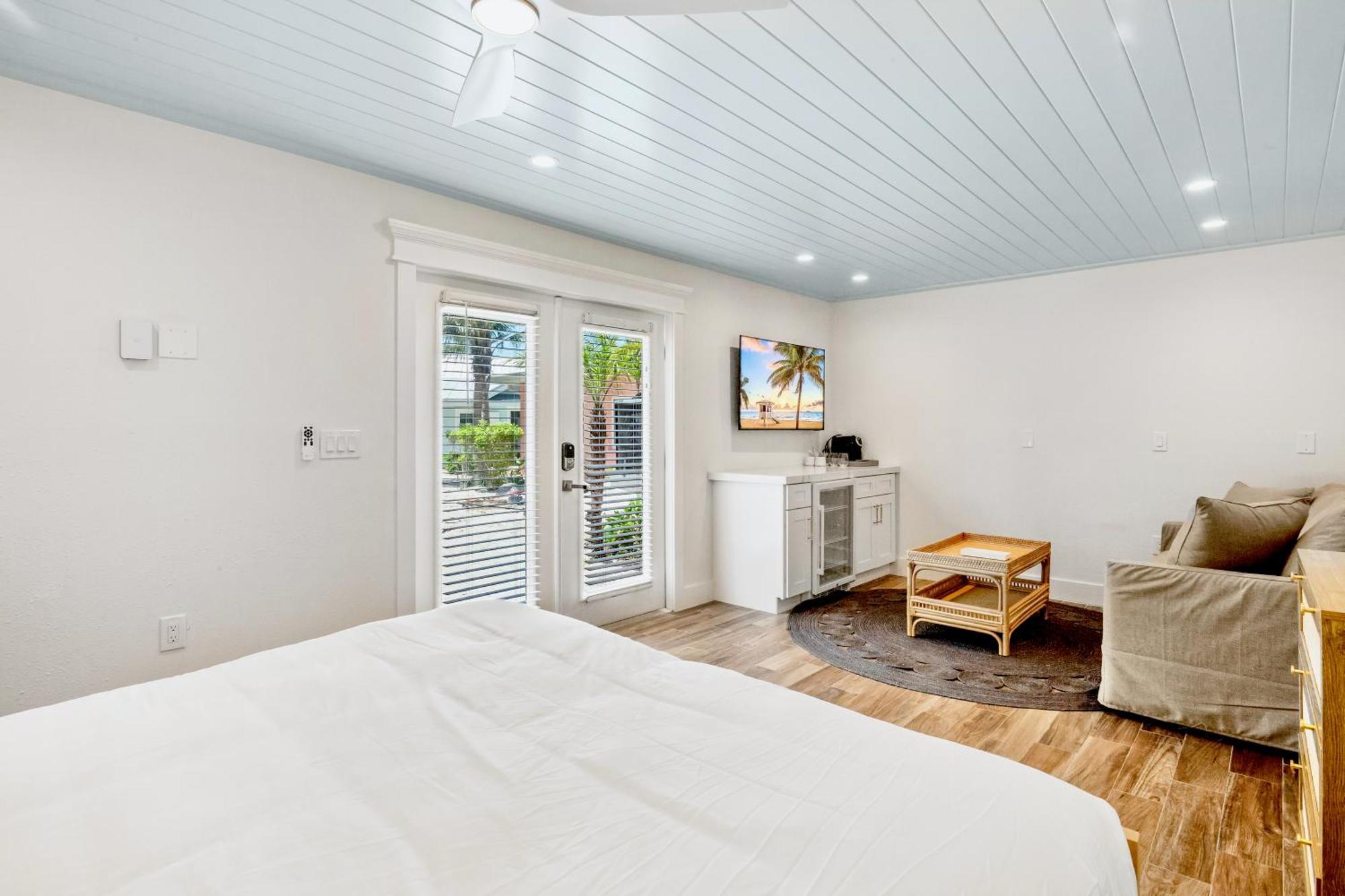 Tropical Breeze Resort Bee Ridge Екстериор снимка