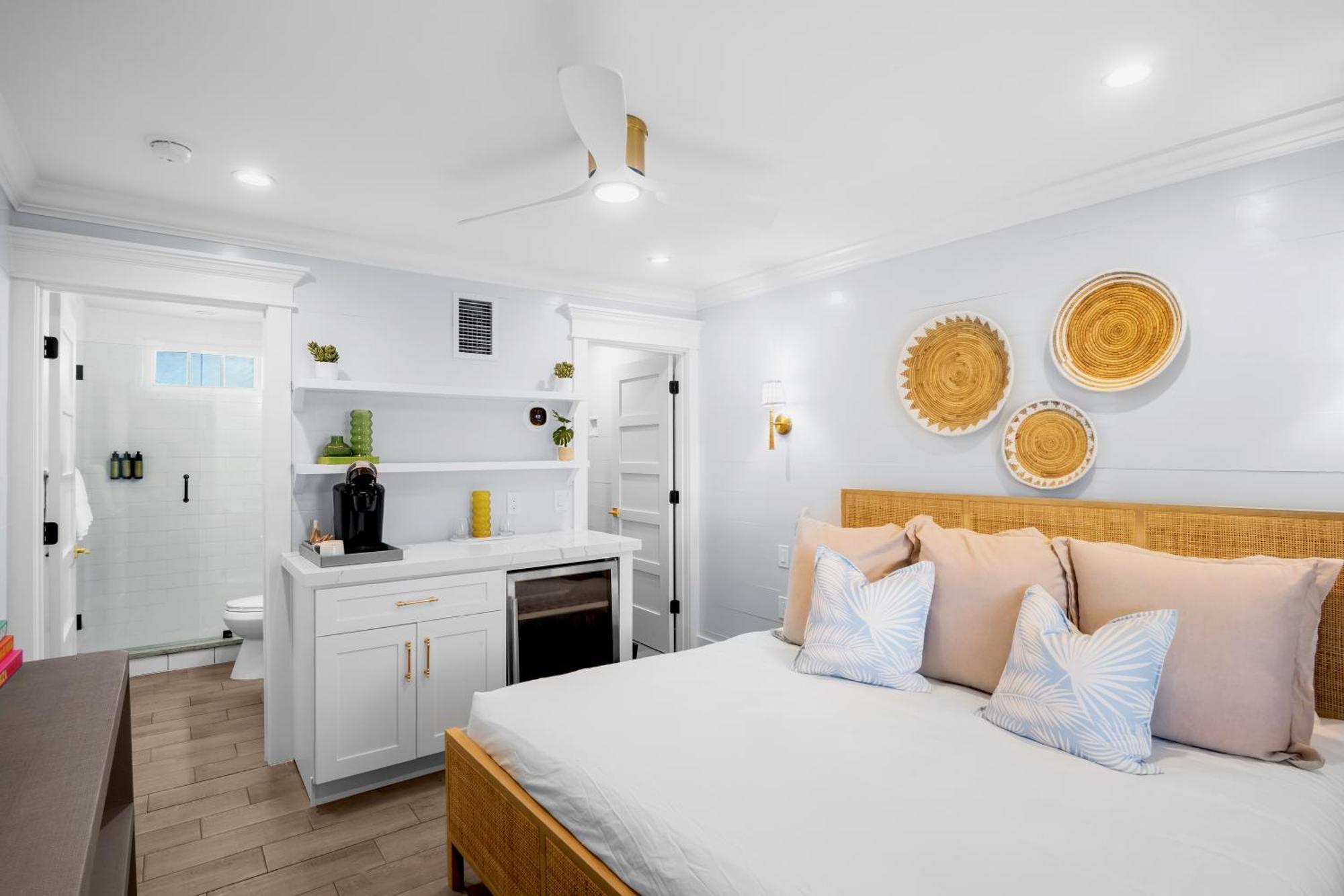 Tropical Breeze Resort Bee Ridge Екстериор снимка